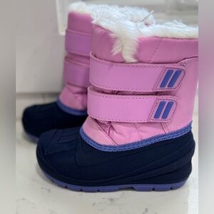 NWT Cat and Jack girls pink snow boots size 8